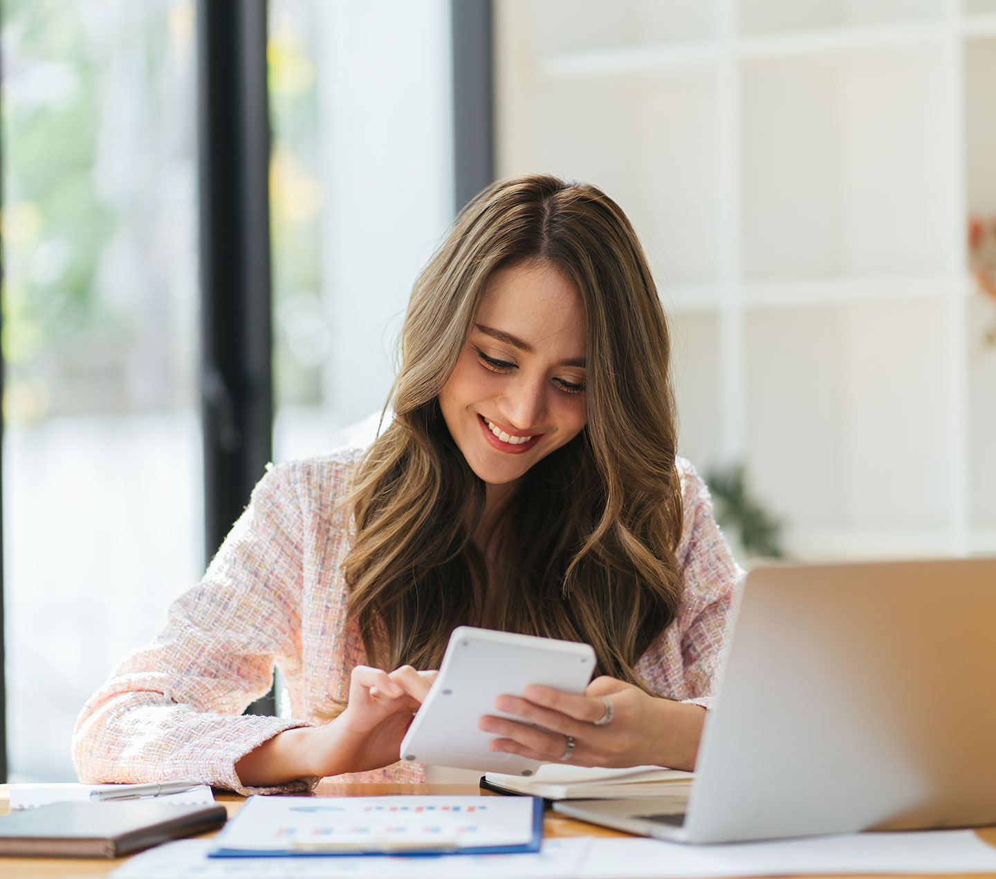 Woman estimating a web project