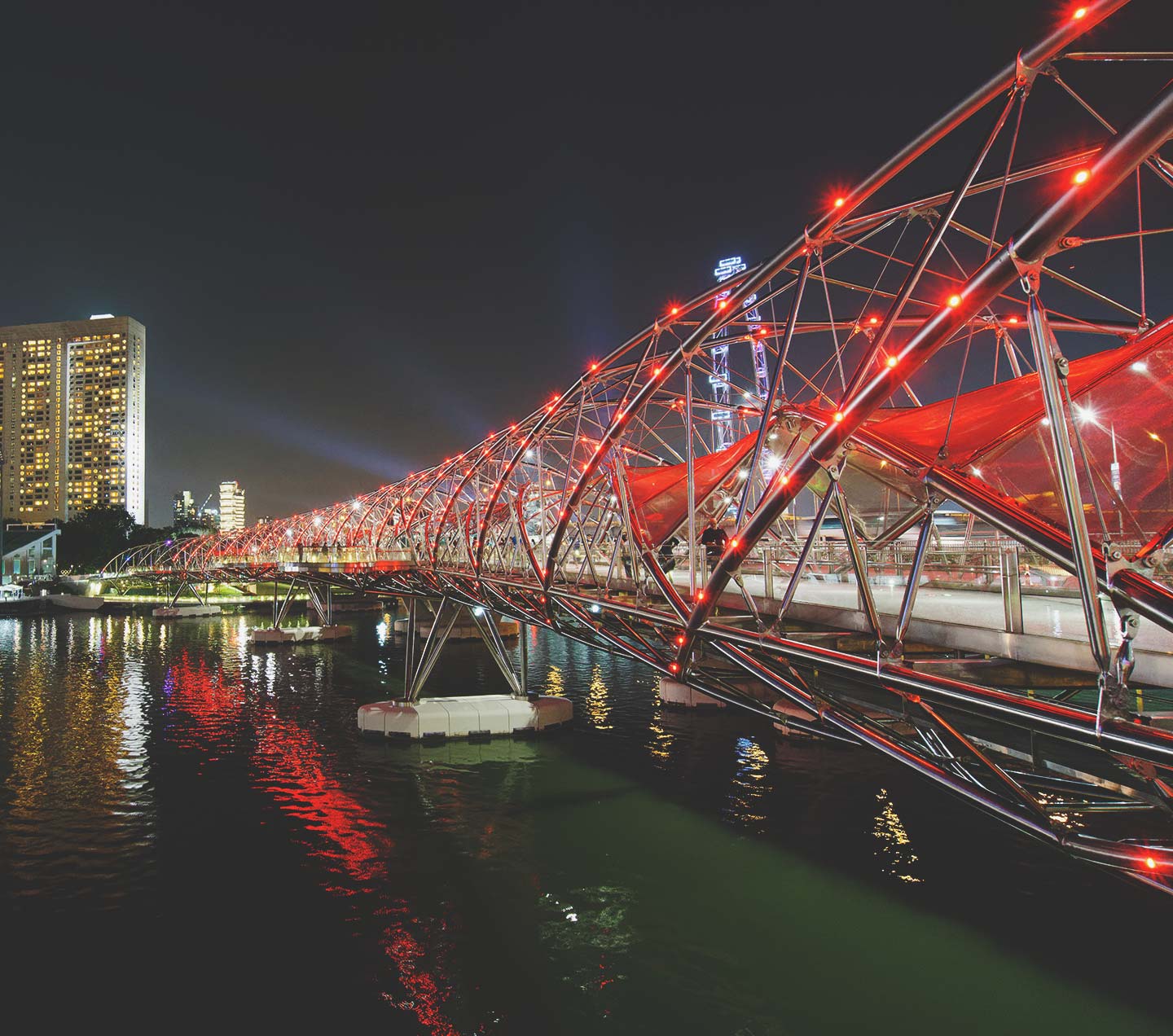 bridge with helix pattern beams
