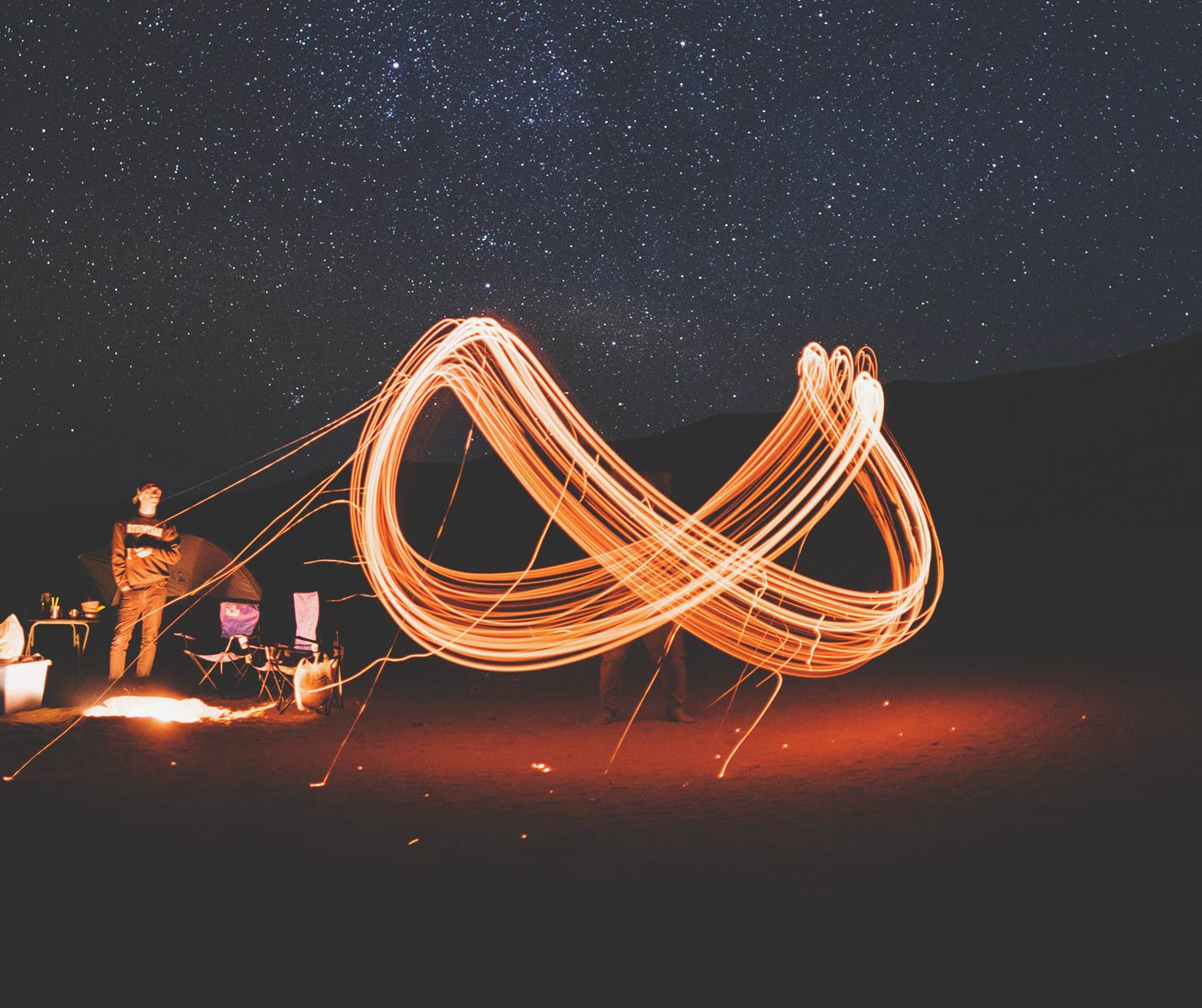 Infinity light trails